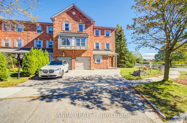 7 Hawtin Lane, Aurora
