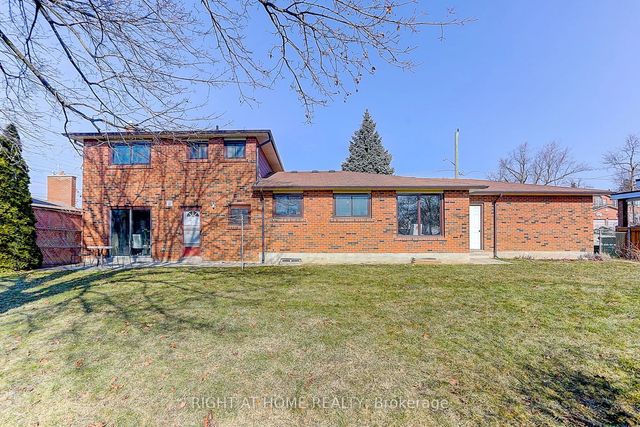 87 Stockdale Crescent Ground Unit, Richmond Hill