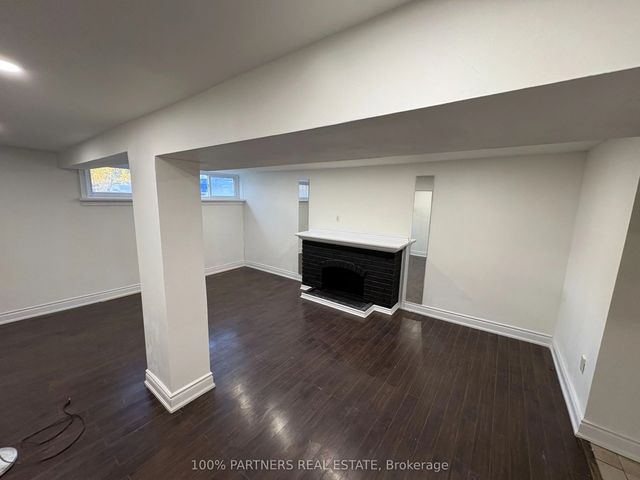 68 Marlin Court Bsmt, Newmarket