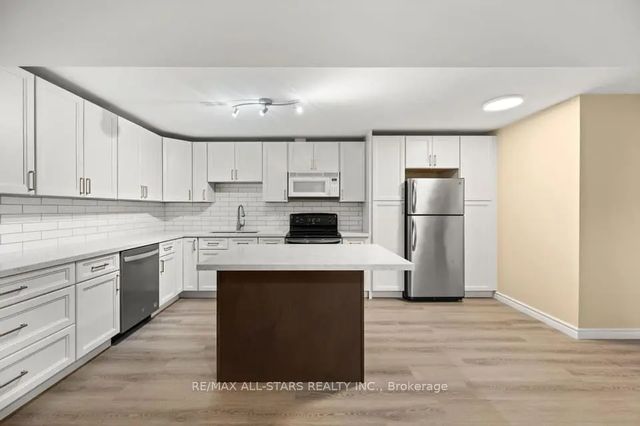 4 Smith Street Basement, Bradford West Gwillimbury