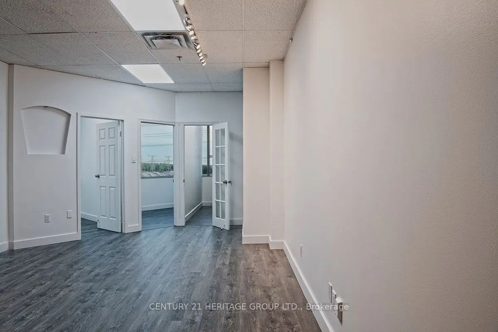 330 Highway 7 N/a E Ph09, Richmond Hill