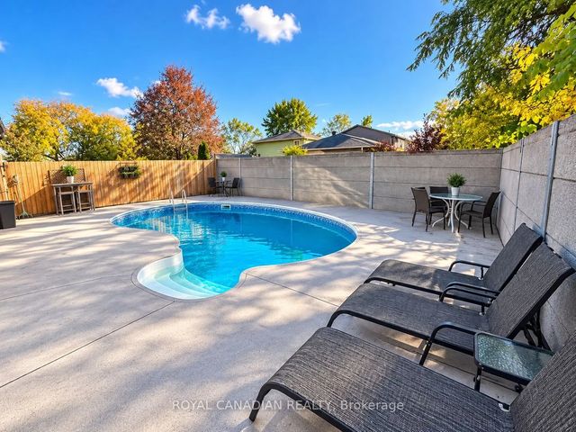 36 Maplegrove Avenue, Bradford West Gwillimbury