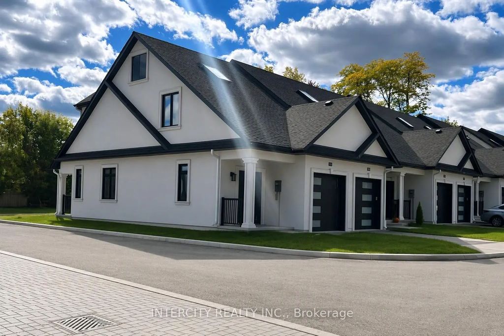 263 Barrie Street 15, Bradford West Gwillimbury