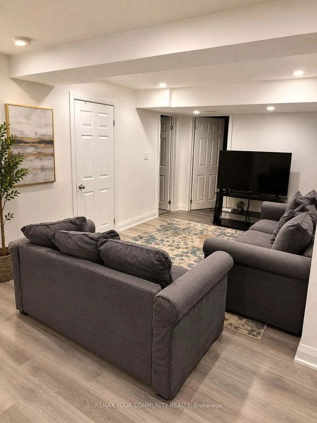 243 Orchard Heights Boulevard, Aurora