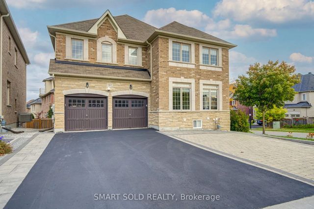 982 Wilbur Pipher Circle, Newmarket