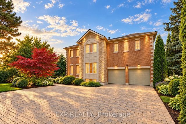 2 Shallmar Gardens, Richmond Hill