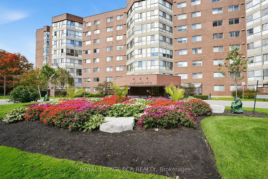 5 Weldrick Road W 507, Richmond Hill