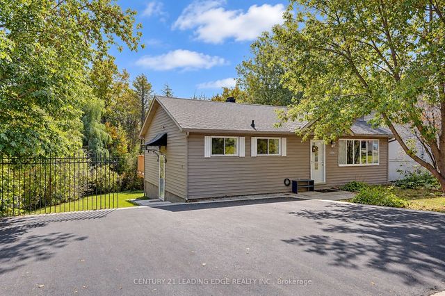 1006 Elgin Street Basement, Newmarket