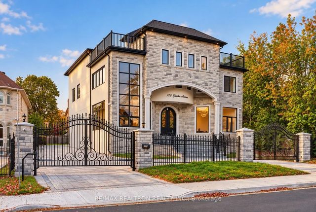 126 Garden Avenue, Richmond Hill