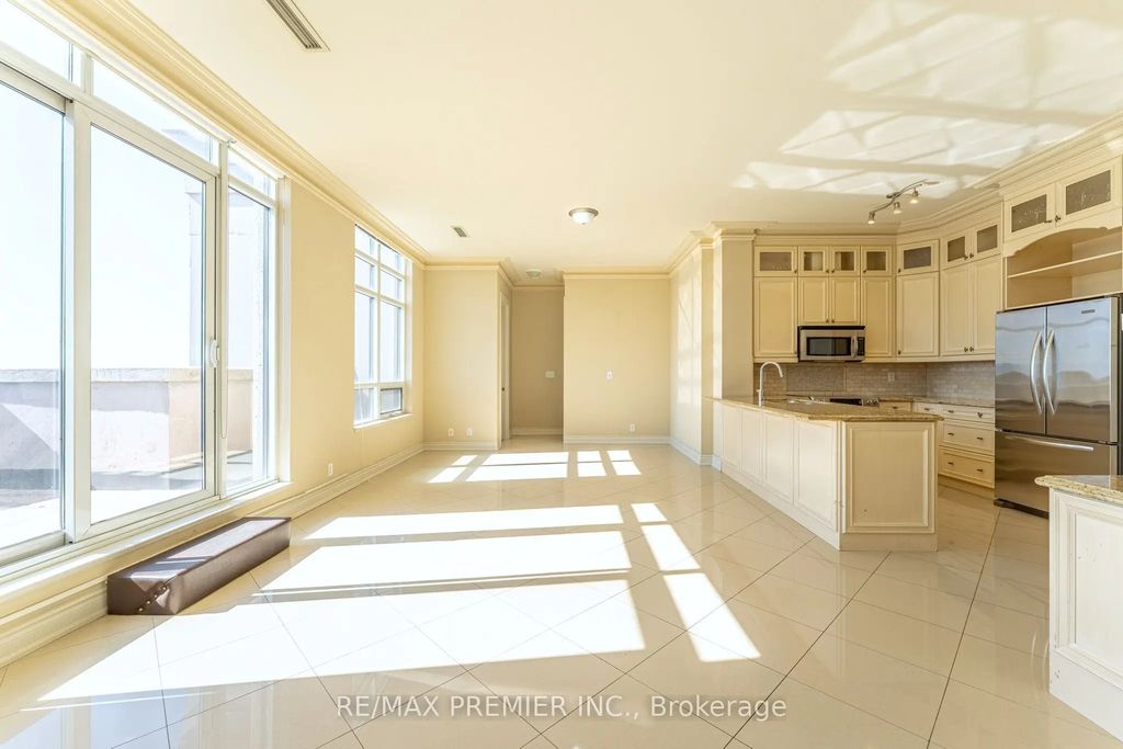 9235 Jane Street Ph04, Vaughan