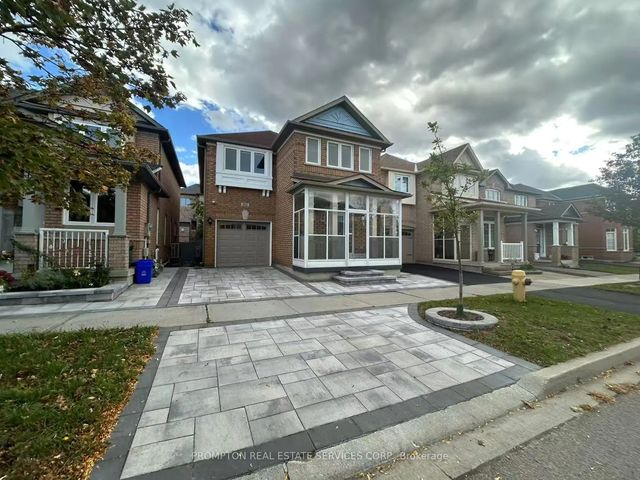 101 Madison Heights Boulevard, Markham