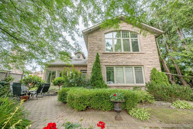 361 Lake Drive N, Georgina