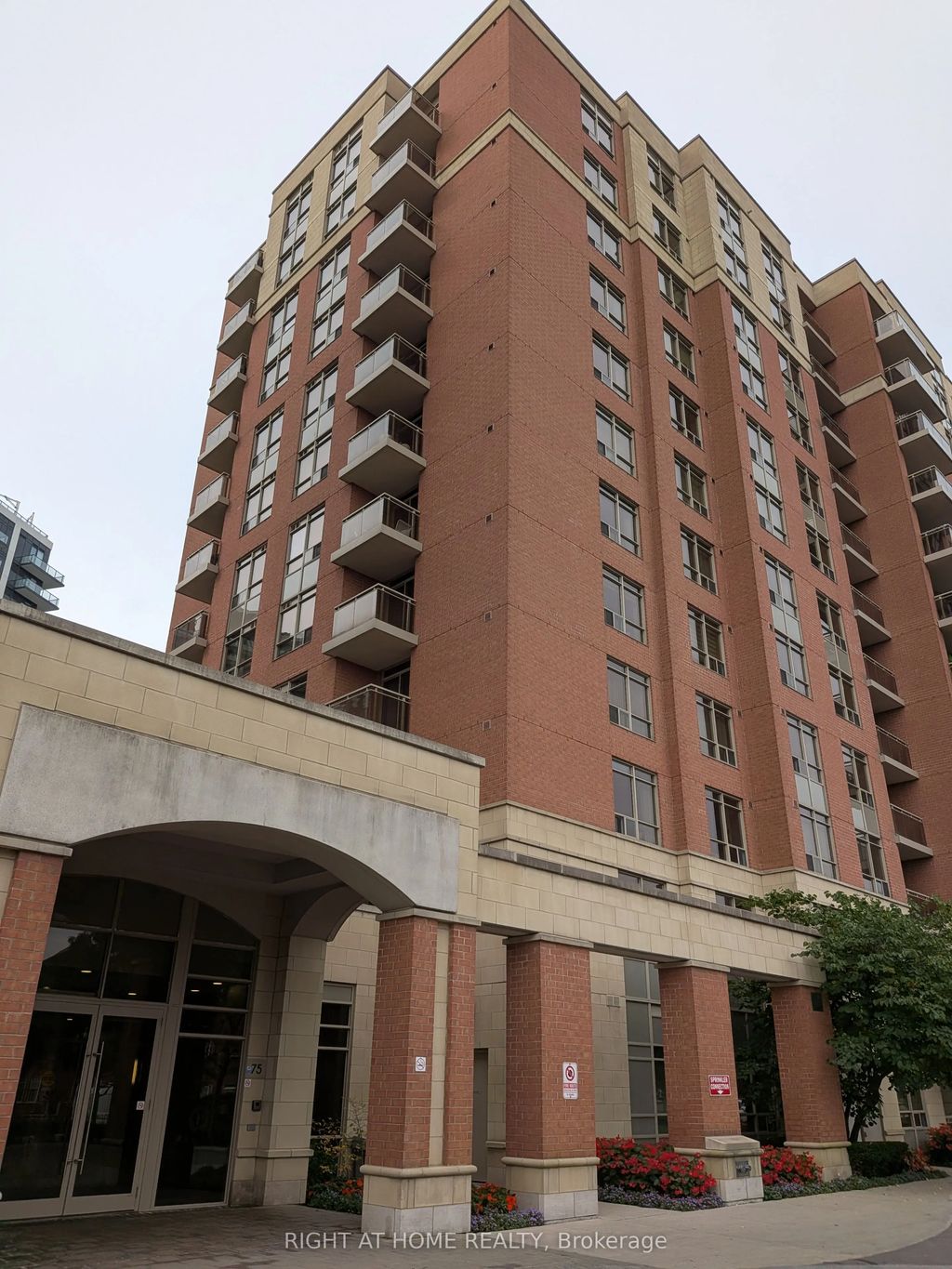 75 King William Crescent 910, Richmond Hill