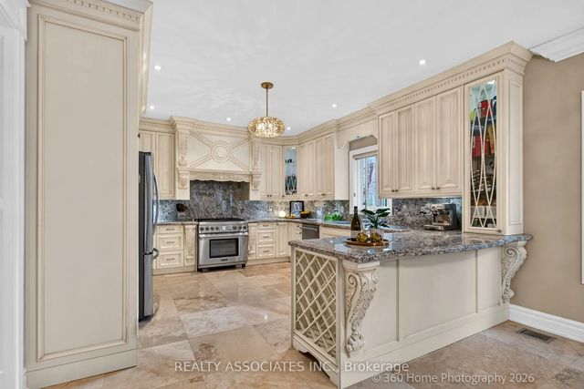 128 Coalbrook Court, Vaughan