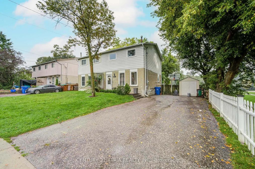 670 Elgin Street, Newmarket