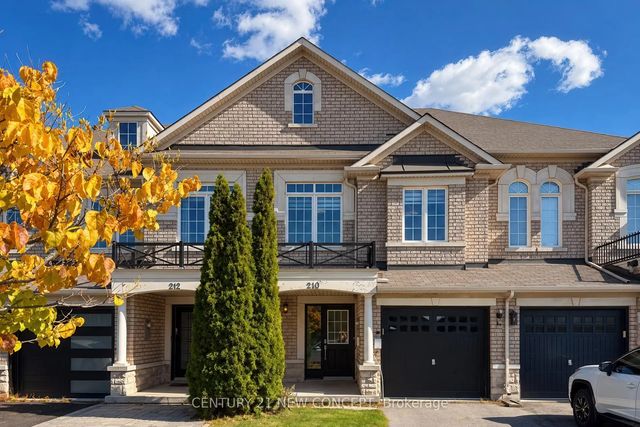210 Lauderdale Drive E, Vaughan