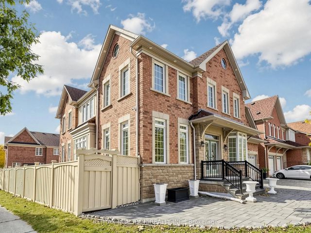 1 Crossroads Drive, Richmond Hill