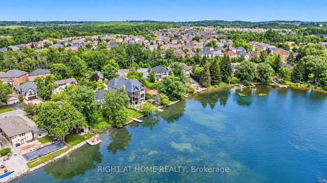 429 North Lake Road, Richmond Hill