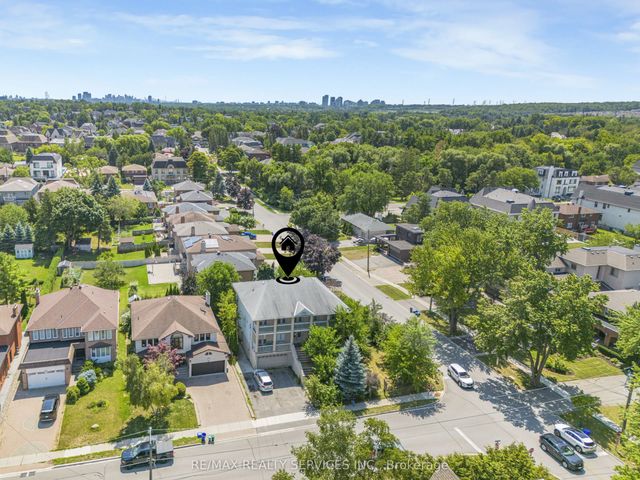 135 Spruce Avenue, Richmond Hill