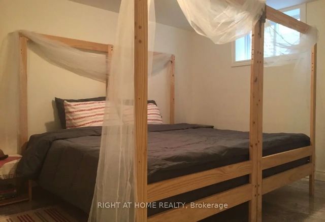 96 Simcoe Street Lower Unit, Brock
