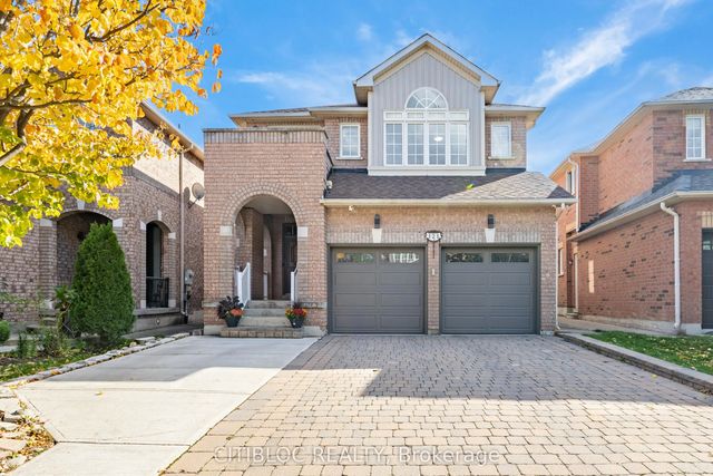 121 Silverado Trail, Vaughan