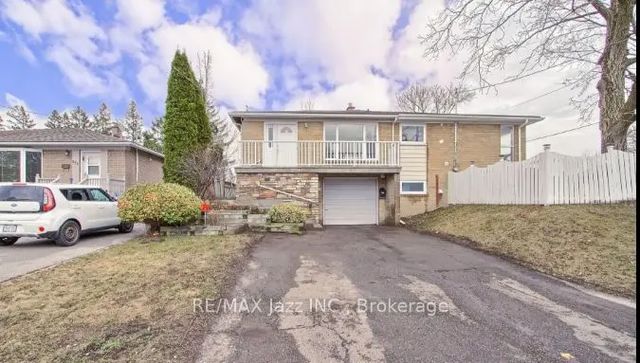 676 Mountview Place, Newmarket