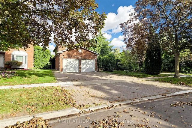43 Topham Crescent, Richmond Hill