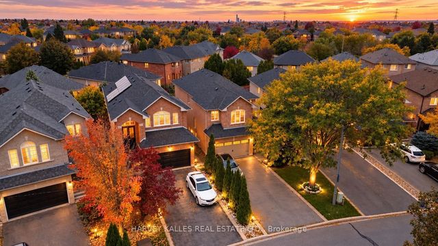35 Water Garden Lane, Vaughan