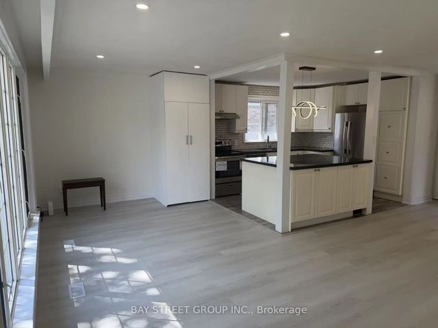 517 Lynett Crescent, Richmond Hill
