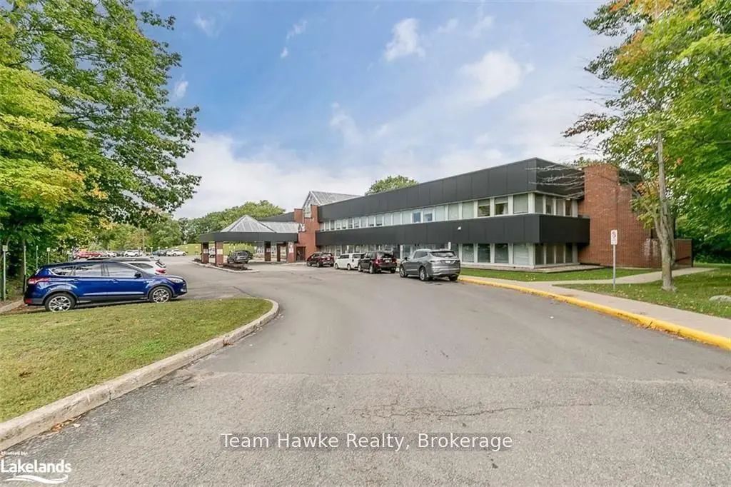 240 Penetanguishene Road 204, Midland