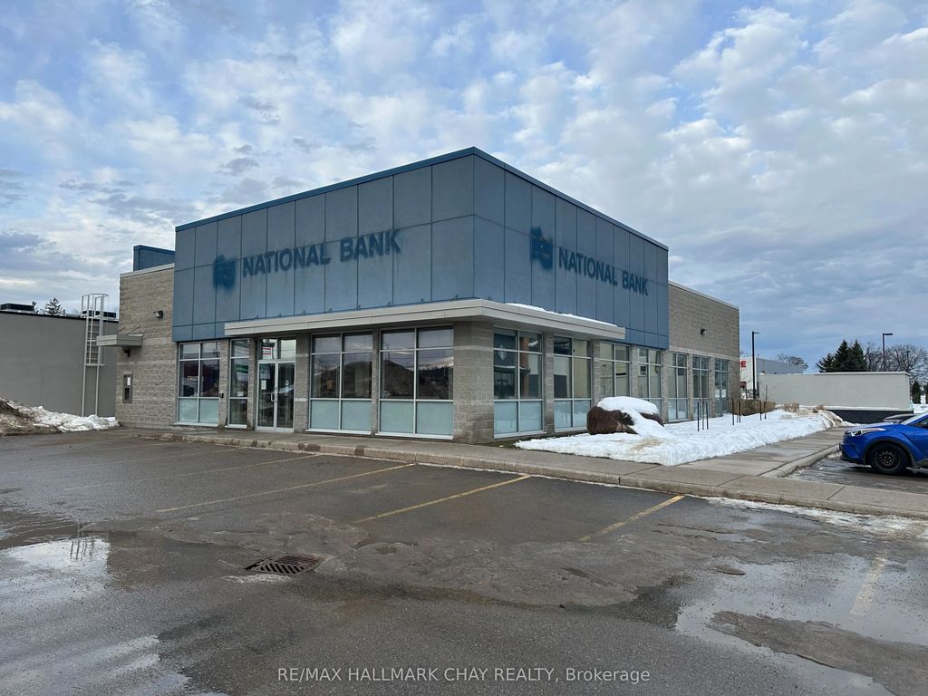 9281 93 Highway, Midland