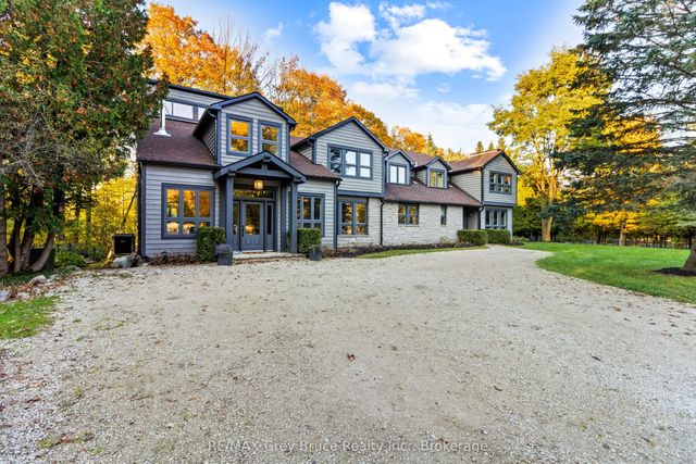 3476 Garden Of Eden Road, Clearview