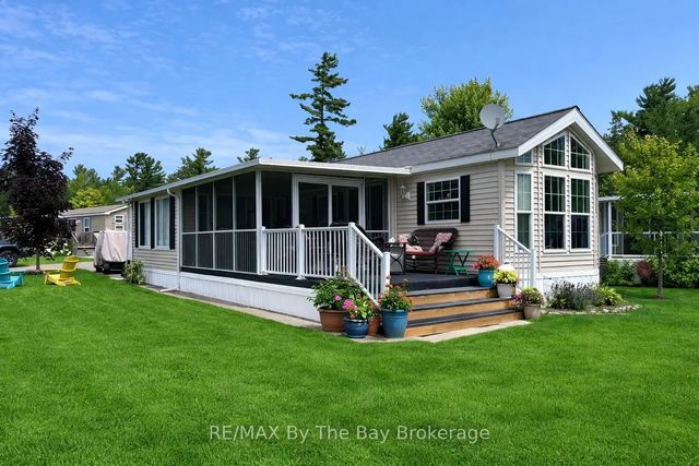 15 Kenora Trail, Wasaga Beach