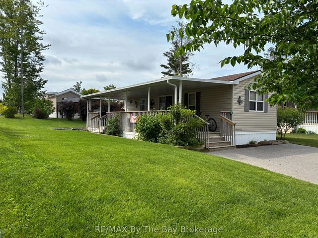 17 Chippewa Trail, Wasaga Beach