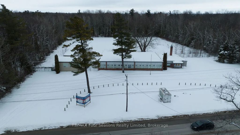 3267 Mosley Street, Wasaga Beach