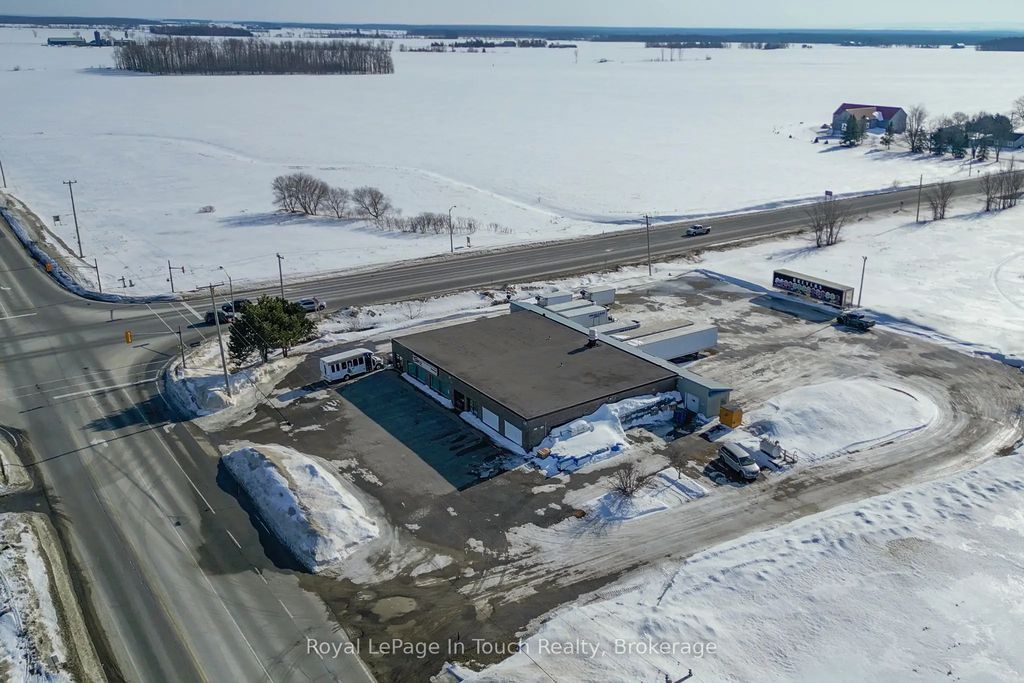 3242 Crossland Road, Springwater