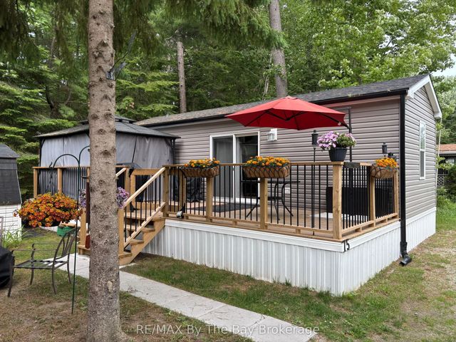 85 Theme Park Drive 75, Wasaga Beach