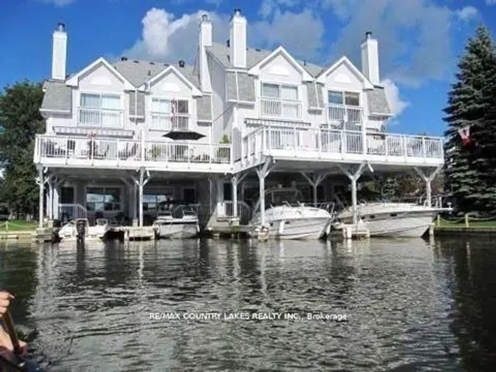 24 Laguna Parkway 15, Ramara