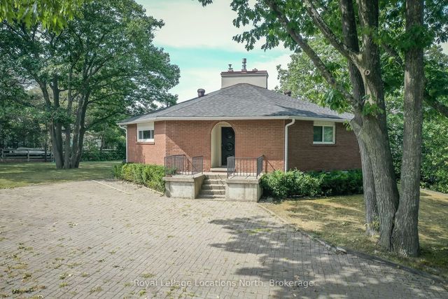 10 Sunset Court, Wasaga Beach