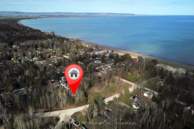 32 Sunnidale Road N, Wasaga Beach