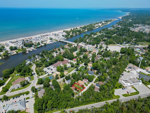 74 Forest Avenue, Wasaga Beach