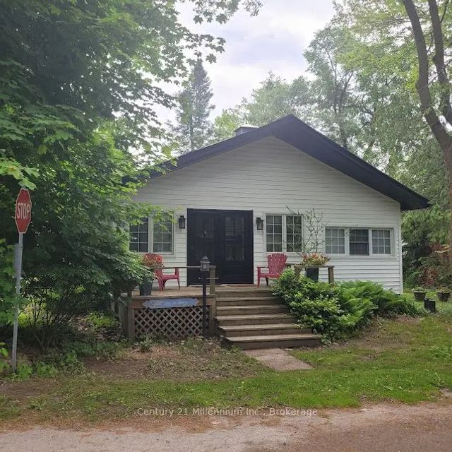 19 Hastings Avenue, Tiny