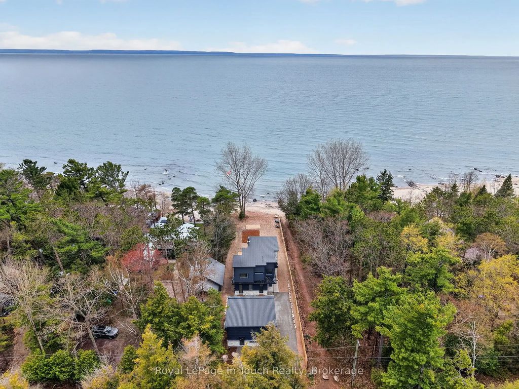 160 Tiny Beaches Road N, Tiny