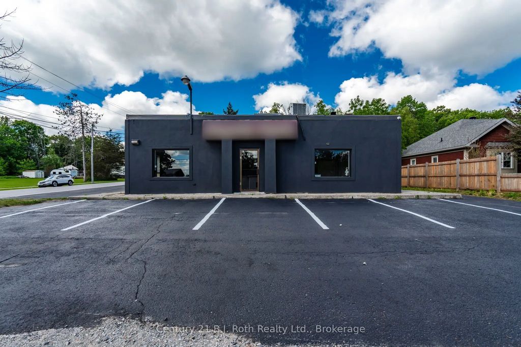 338 Park Street 3, Tay