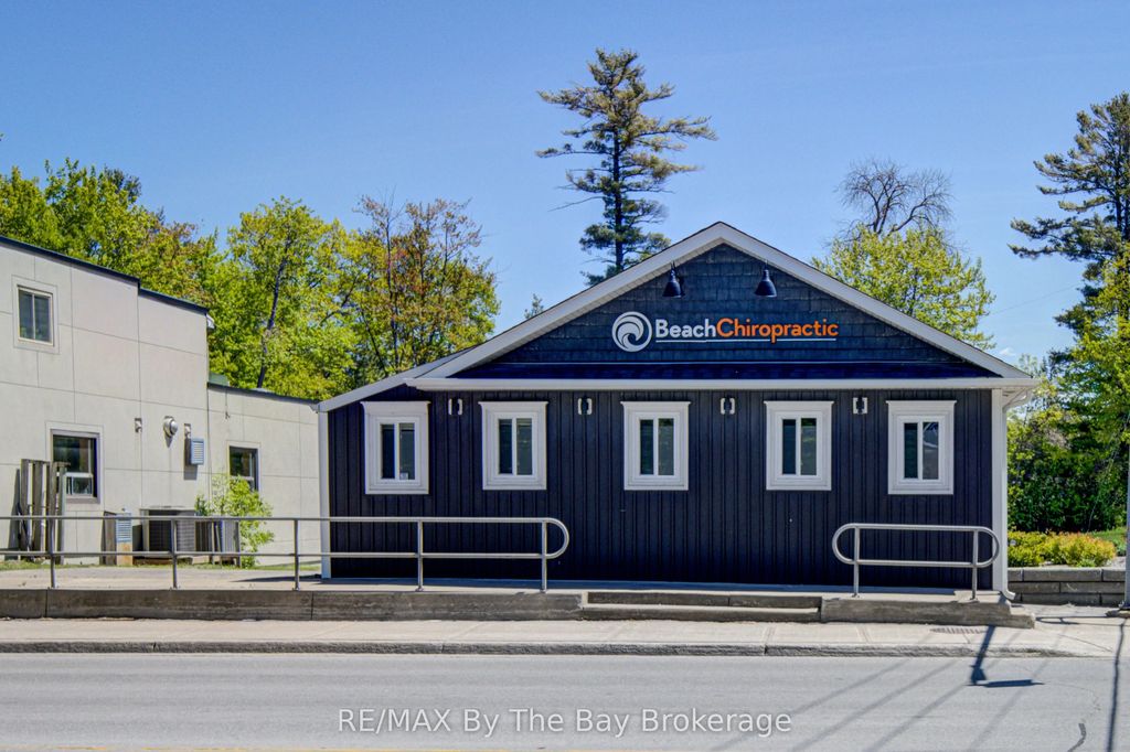 1535 Mosley Street, Wasaga Beach