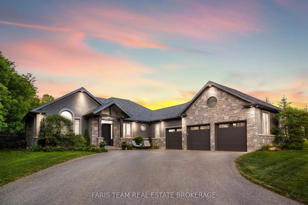 142 Mennill Drive, Springwater
