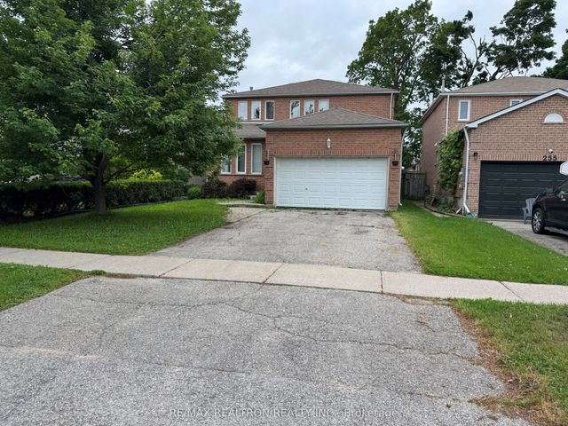 253 Hickling Trail, Barrie