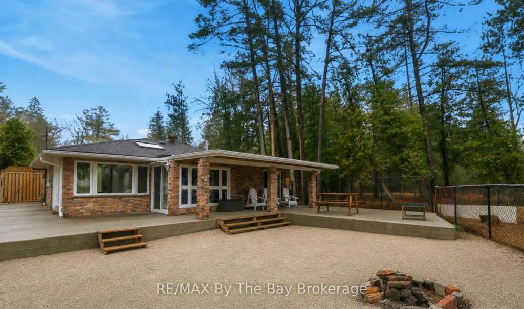 54 Homewood Avenue, Wasaga Beach