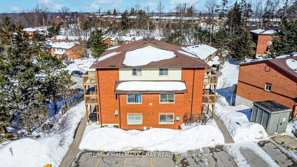 22 Meadow Lane 8, Barrie