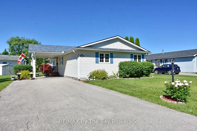 12 Indiana Avenue, Wasaga Beach